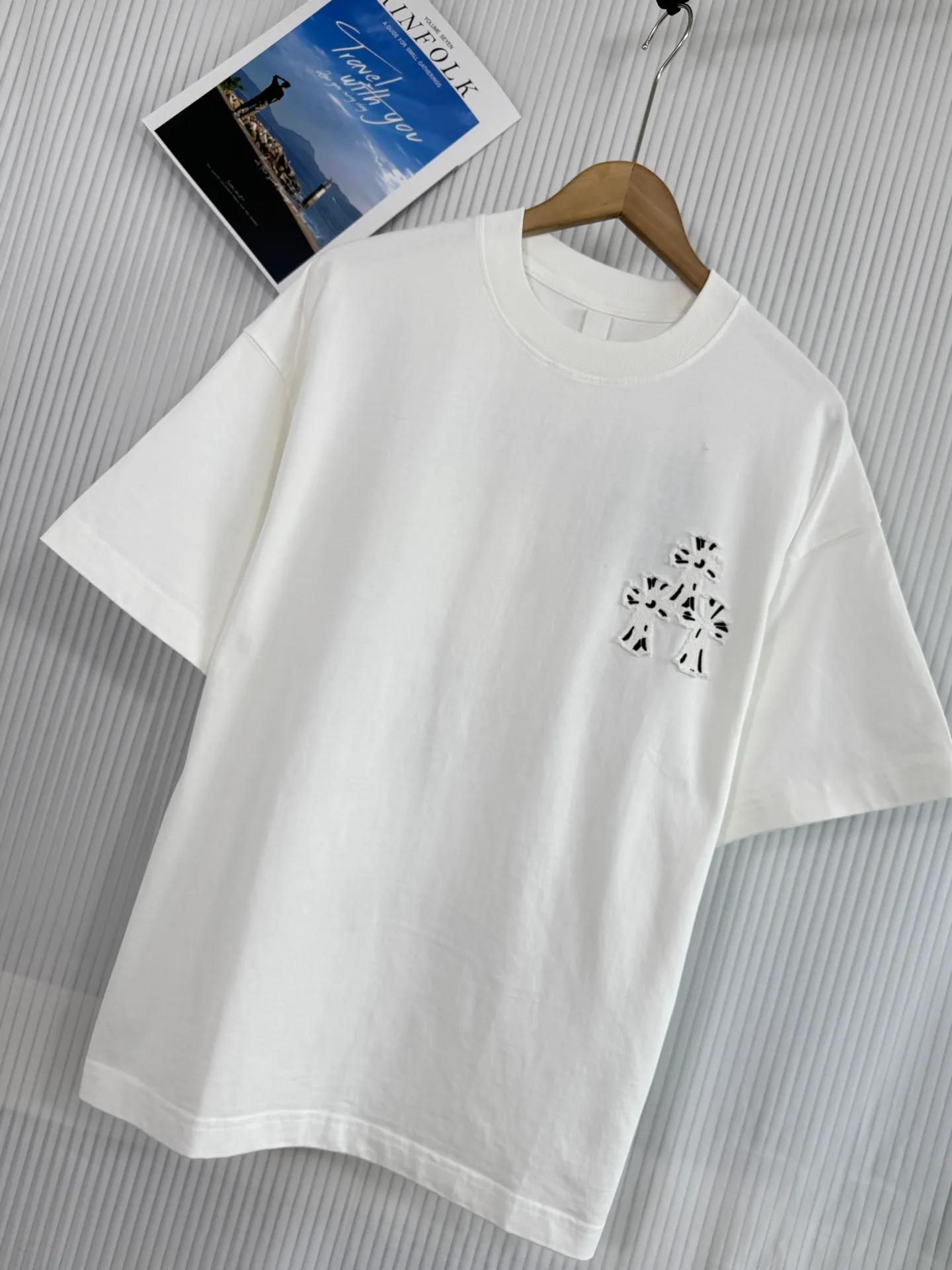P200 ch high version Chrome Hearts 2025 spring and summer new cross patch washed short-sleeved T-shirt, fabric: 26 double yarns, 320 grams weight, cross patch embroidery, heavy washing Printing process: patch embroidery Color: black white Size: S M L XL Style number: 5132